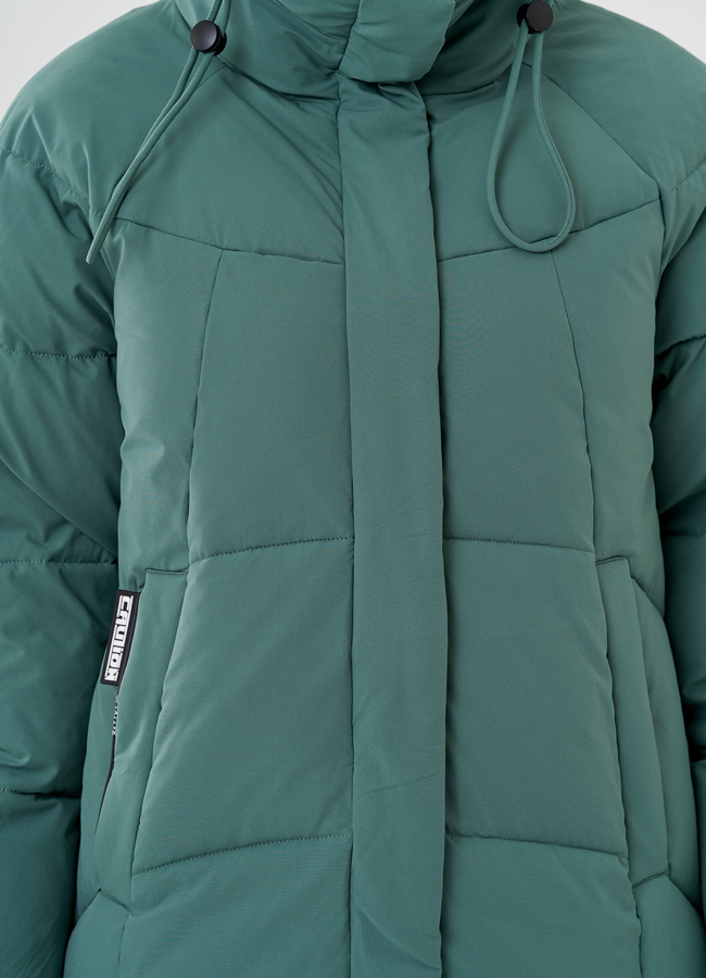 Женское полупальто пуховик в зеленом цвете модель № 81348 универмаг малина