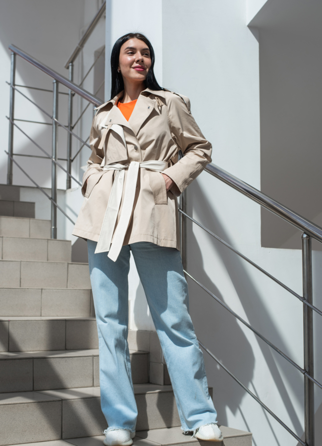 фото Тренч женский бежевого цвета  модель № 22891