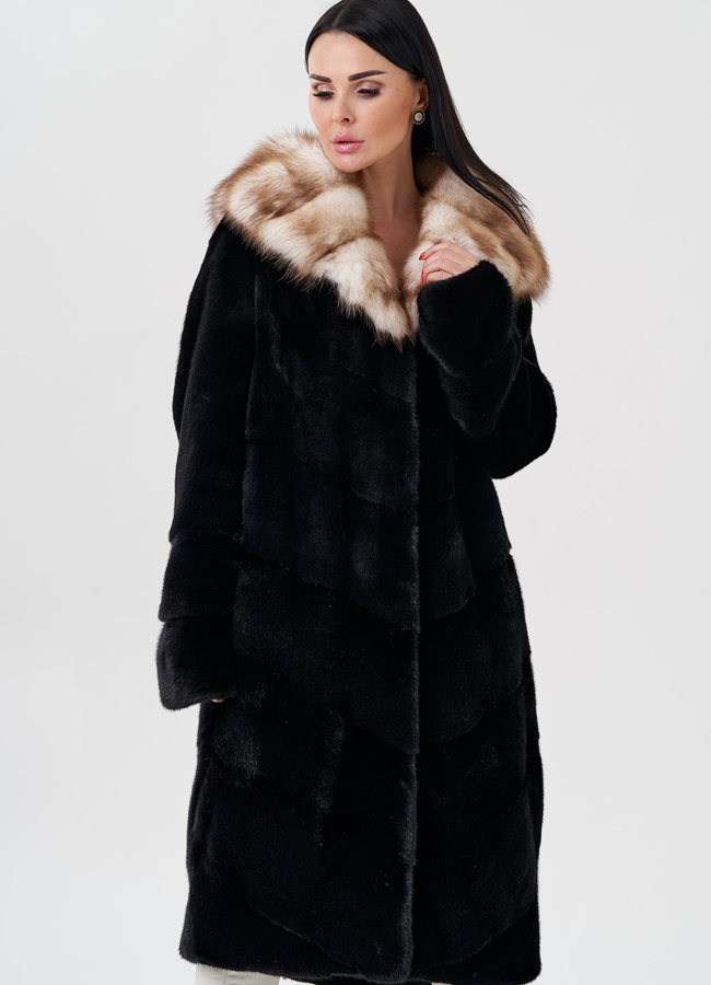 фото Норковая шуба с капюшоном из куницы  модель № 24228