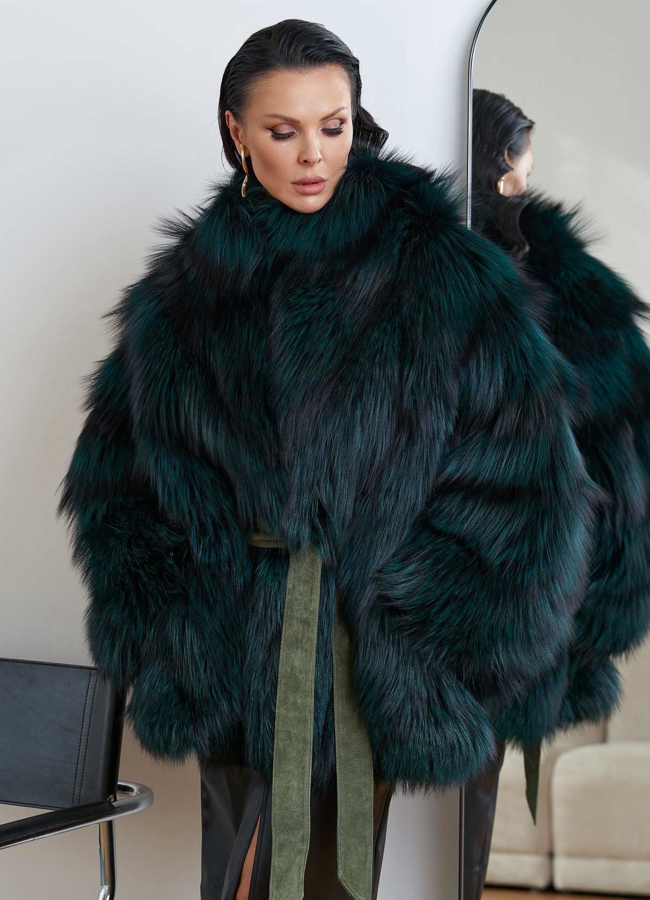 Шуба из меха финской серебристой лисы модель № 28813 меха малина