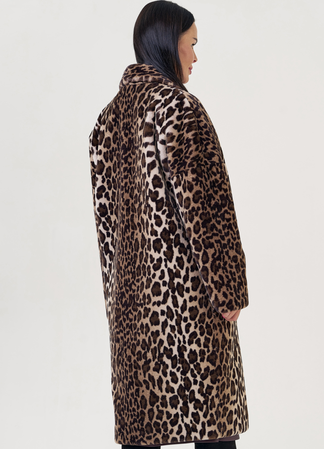 Женское пальто из искуссвенного меха с английским воротником модель № 23183 универмаг малина