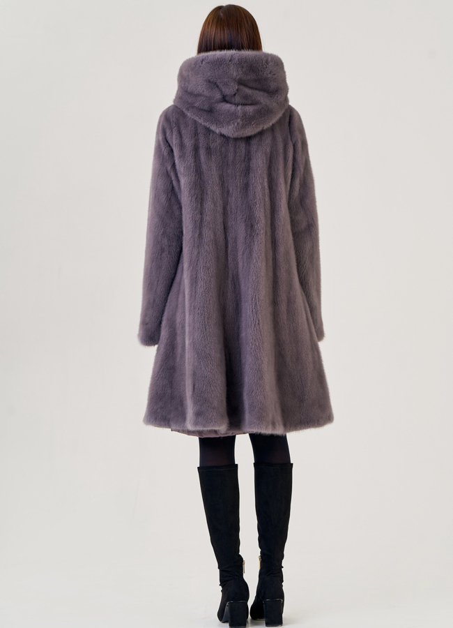 Шуба с капюшоном фиолетового цвета модель № 25819 в кредит