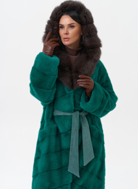 Норковая шуба с капюшоном из меха куницы Норковая шуба с капюшоном из меха куницы