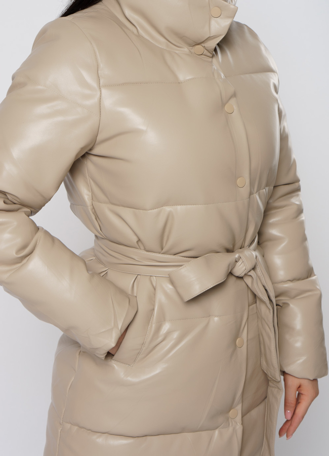 Пальто из эко кожи в бежевом цвете модель № 21713 универмаг малина