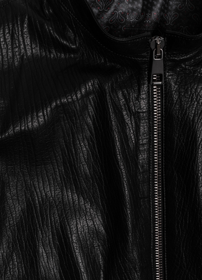 фото Куртка кожаная черного цвета модель № 8014