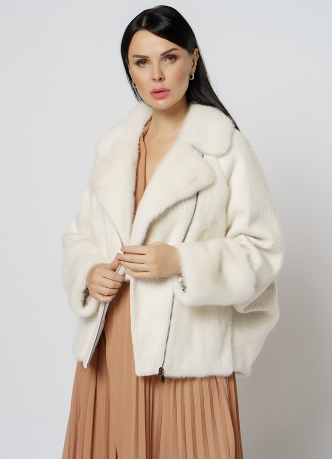 Белое пальто с мехом модель № 1903/1 универмаг малина