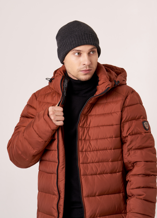 шапка мужская  модель № 2903 меха малина