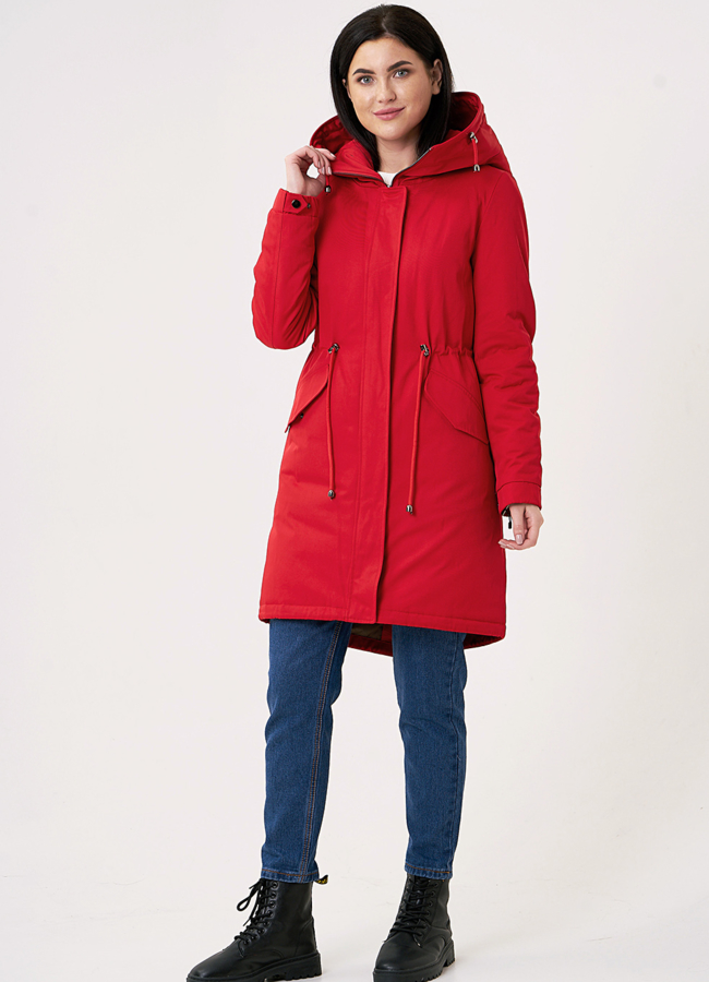 Парка красного цвета с меховой отделкой из песца модель № 75756 в кредит