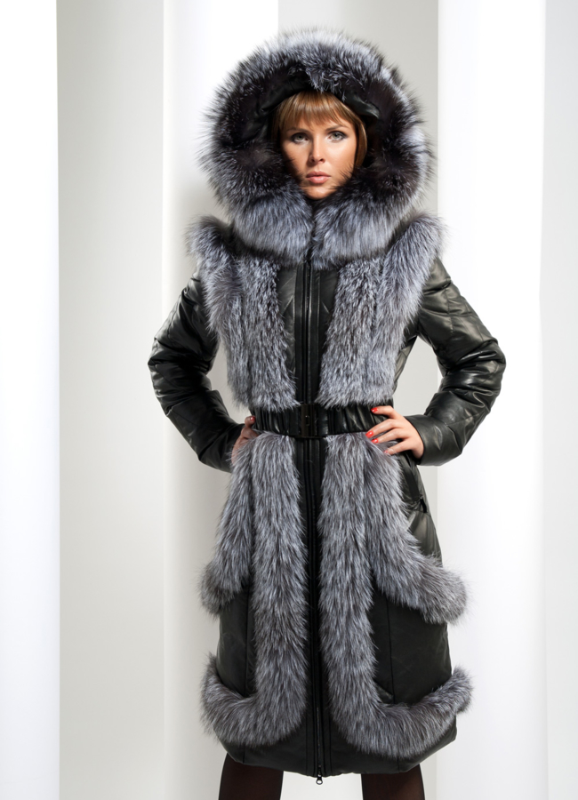 Кожаный пуховик расшитый чернобуркой модель № П-13 меха малина