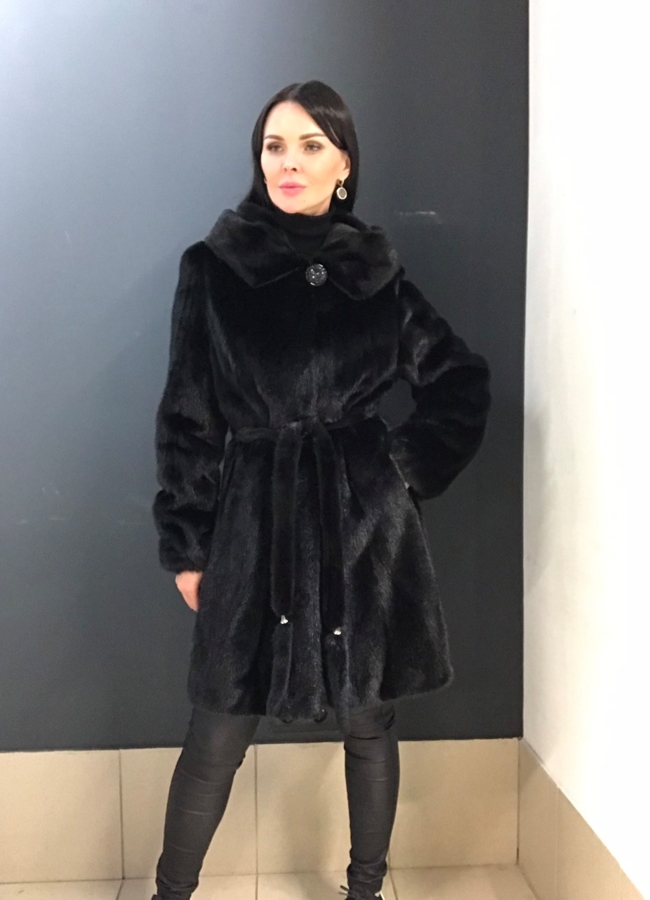 Норковая шуба с капюшоном и поясом черного цвета модель № 0809 в рассрочку