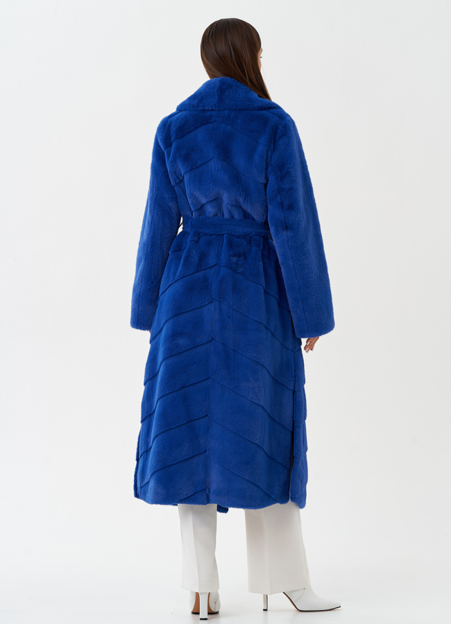 Пальто из эко меха с поясом модель № 28453 универмаг малина