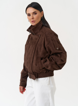 Женская куртка бомбер из эко замши коричневого цвета