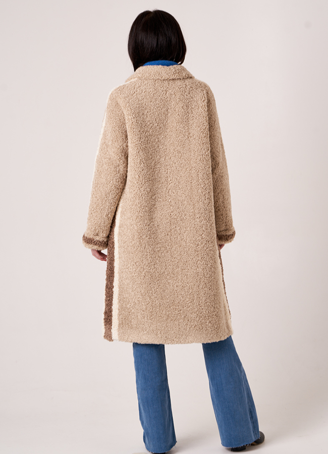 Шуба из шерсти бежевого цвета  модель № 10223 в кредит