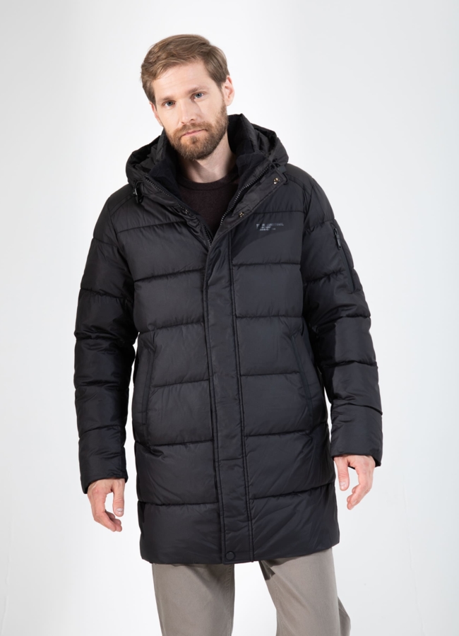 Мужской пуховик черного цвета с капюшоном  модель № 25906 меха малина
