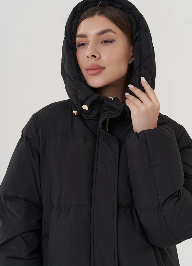 Женский пуховик с капюшоном черного цвета  модель № 25085 в рассрочку