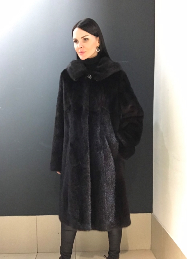 фото Норковая шуба с капюшоном в цвете махагон  модель № А-10