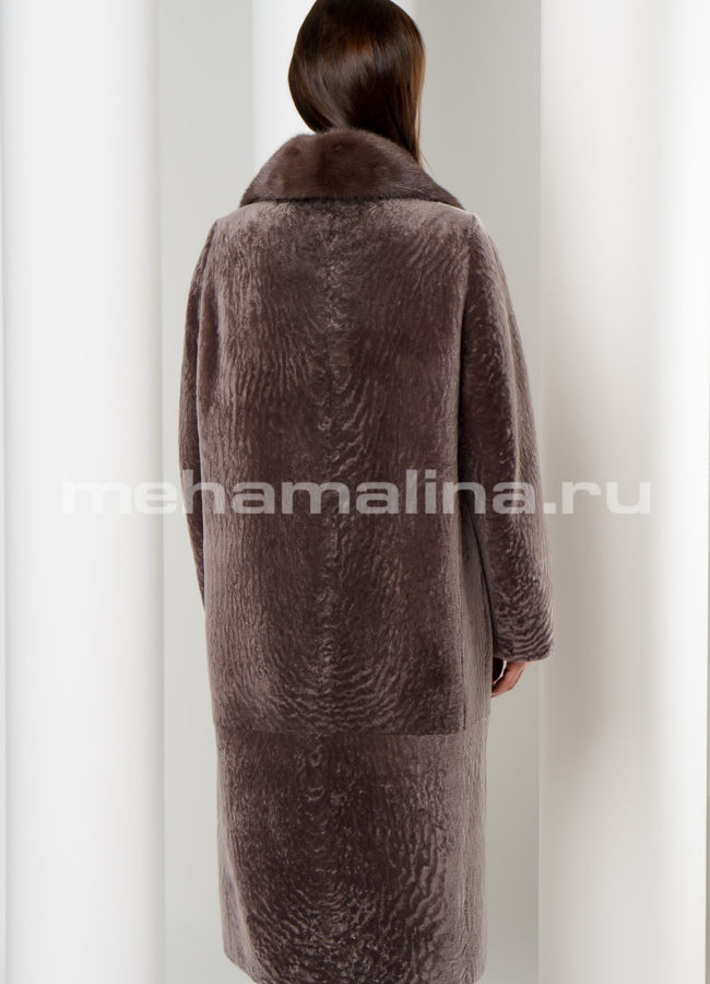 Удлиненная шуба из астрагана модель № S-617 в кредит