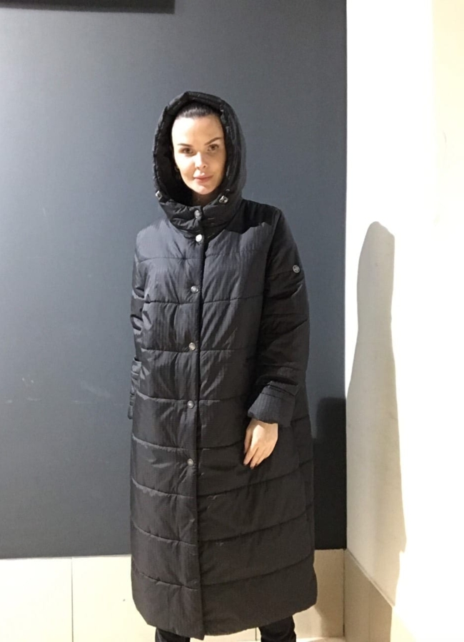 Утепленный женский плащ в черном цвете модель № Дотта в рассрочку