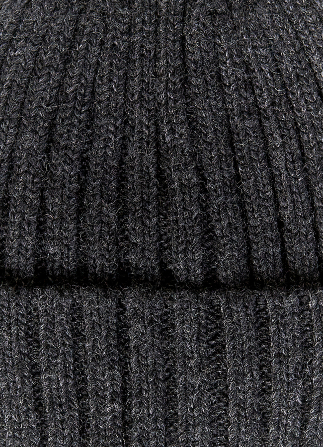 фото Шапка в цвете антрацит модель № 10913