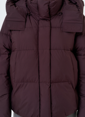 Женский пуховик с капюшоном