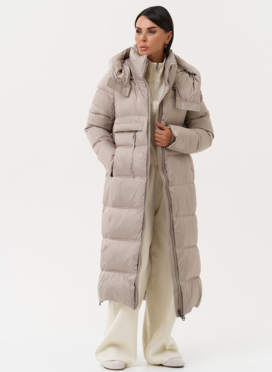 Длинный женский пуховик в бежевом цвете