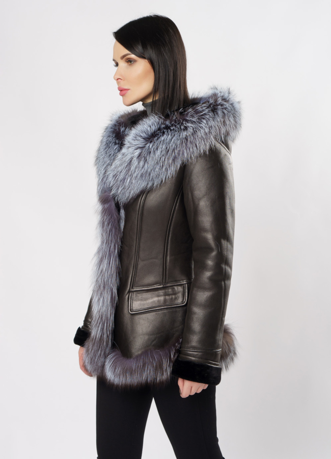 Укороченная дубленка с капюшоном модель № 211 в кредит