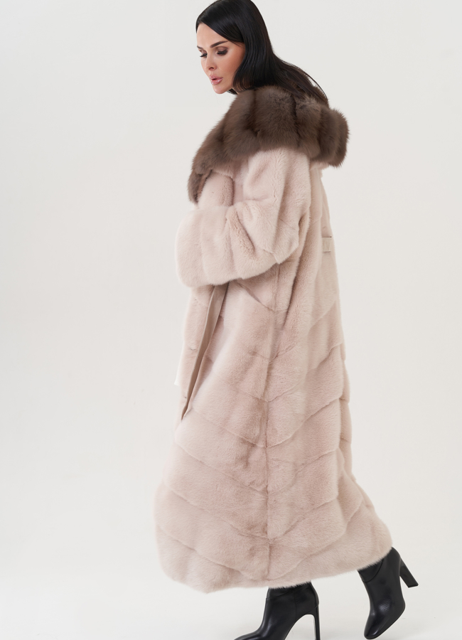 Шуба из норки с капюшоном  из куницы модель № 25812 универмаг малина