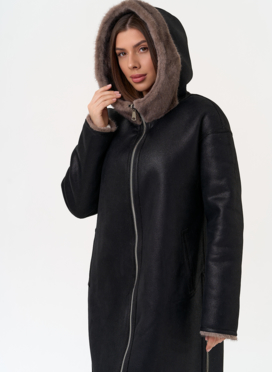 Женская двухсторонняя дубленка из эко замши с капюшоном Женская двухсторонняя дубленка из эко замши с капюшоном