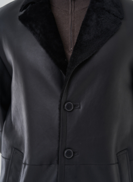 Дубленка мужская черного цвета 