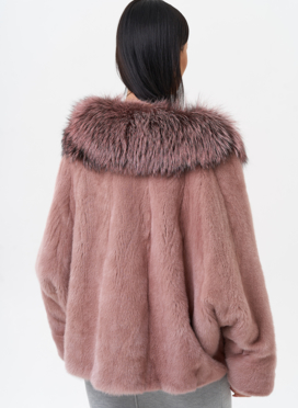 Короткая шуба из норки с чернобуркой