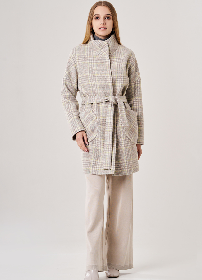 фото Укороченное женское пальто бежевого цвета с поясом модель № 3-7007/4-108