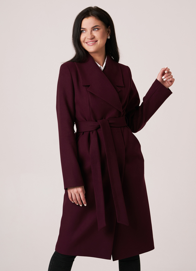 Женское приталенное пальто модель № 10982 меха малина
