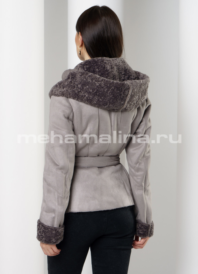 Укороченная эко дубленка серого цвета с капюшоном модель № 9196 в кредит
