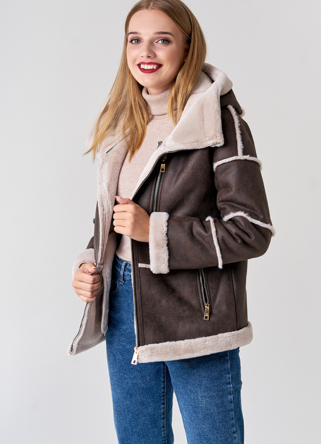 Укороченная дубленка в коричневом цвете модель № 21151 универмаг малина