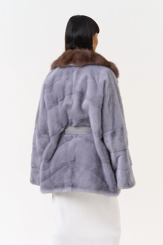 Женская шуба из меха норки с воротником из меха куницы