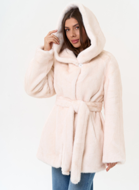 Женская шуба из эко меха с капюшоном Женская шуба из эко меха с капюшоном