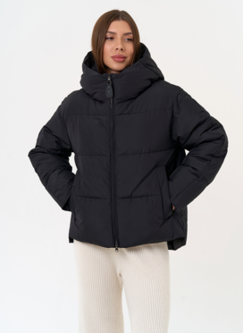 Женский пуховик черного цвета с капюшоном Женский пуховик черного цвета с капюшоном