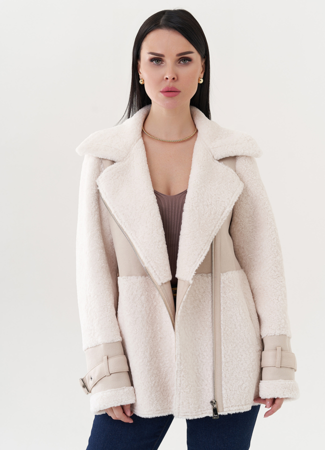 Светлая комбинированная эко дубленка модель № 26735 в кредит