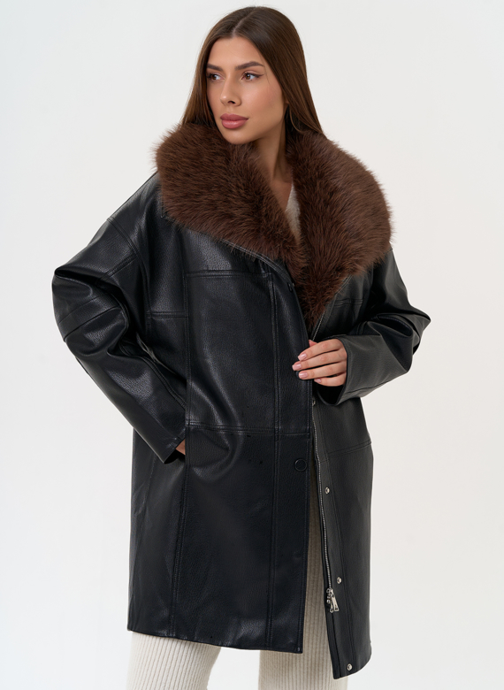 Женская утепленная куртка из эко кожи с воротником из эко меха