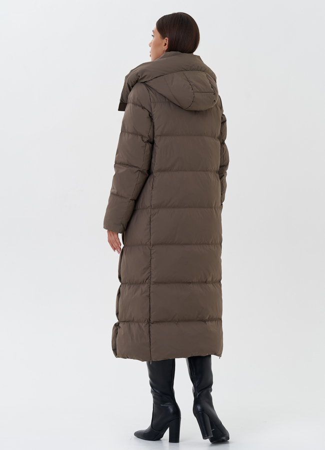 Длинный пуховик с капюшоном модель № 28501 универмаг малина