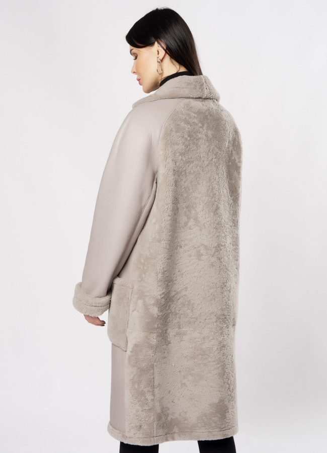 Светлая дубленка с английским воротником модель № 10294 в рассрочку