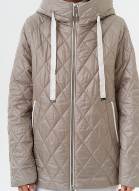 Женская куртка с капюшоном