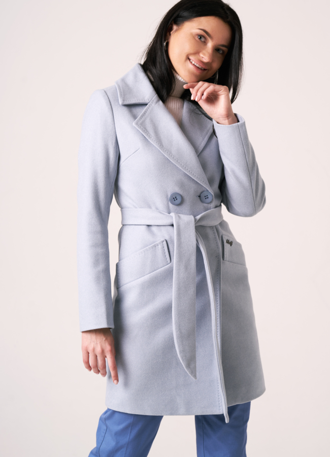 Женское пальто в голубом цвете модель № 8888 меха малина