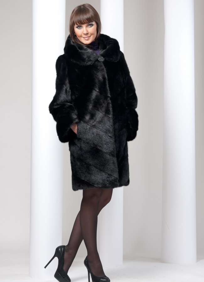 Шуба черная норка елочка модель № S-4  меха малина Шуба черная норка елочка модель № S-4  меха малина