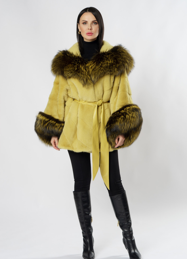 Норковая шуба желтого цвета с капюшоном  модель № S-850 в кредит