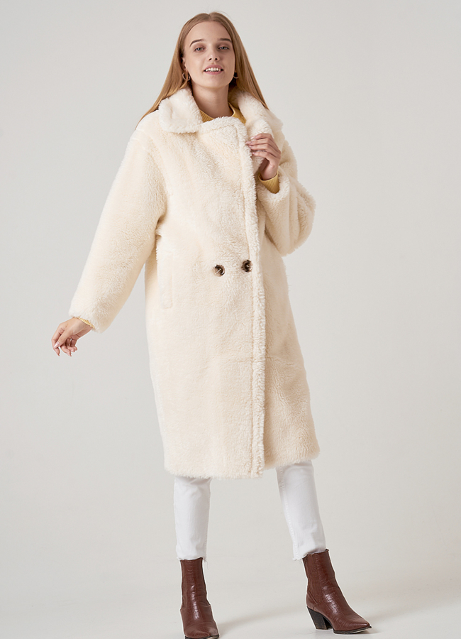 Белое пальто из искусственного меха модель № 8257 универмаг малина