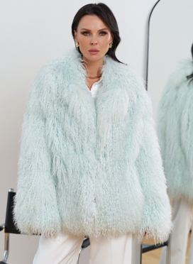 Женская шуба из меха ламы Женская шуба из меха ламы