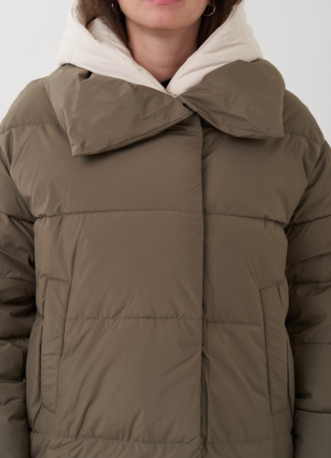 Женский пуховик с капюшоном  модель № 25565 универмаг малина