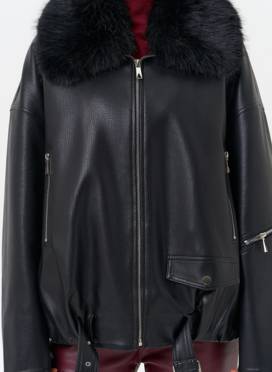 Женская утепленная куртка из эко кожи черного цвета Женская утепленная куртка из эко кожи черного цвета