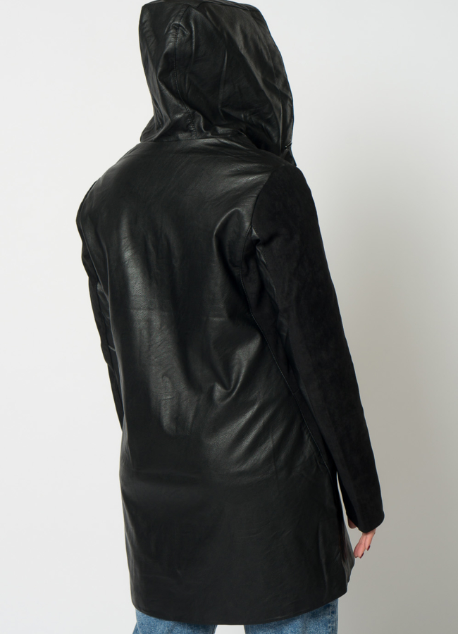 Полупальто из эко кожи с капюшоном модель № 21575 в рассрочку